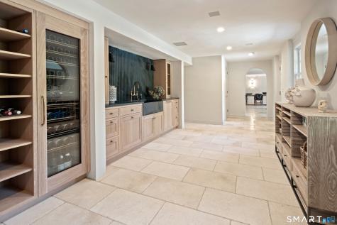 25 Father Peters Lane New Canaan CT 06840
