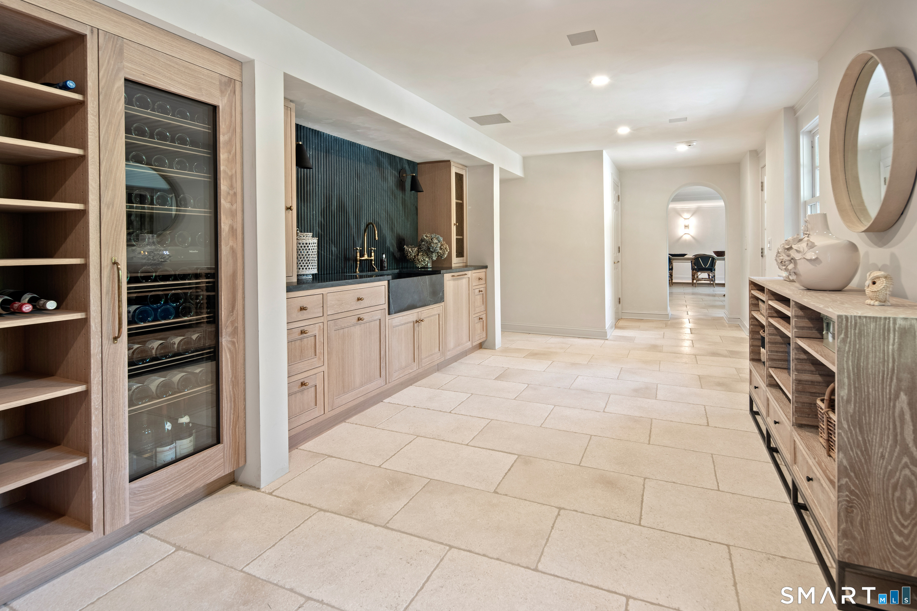 25 Father Peters Lane New Canaan CT 06840