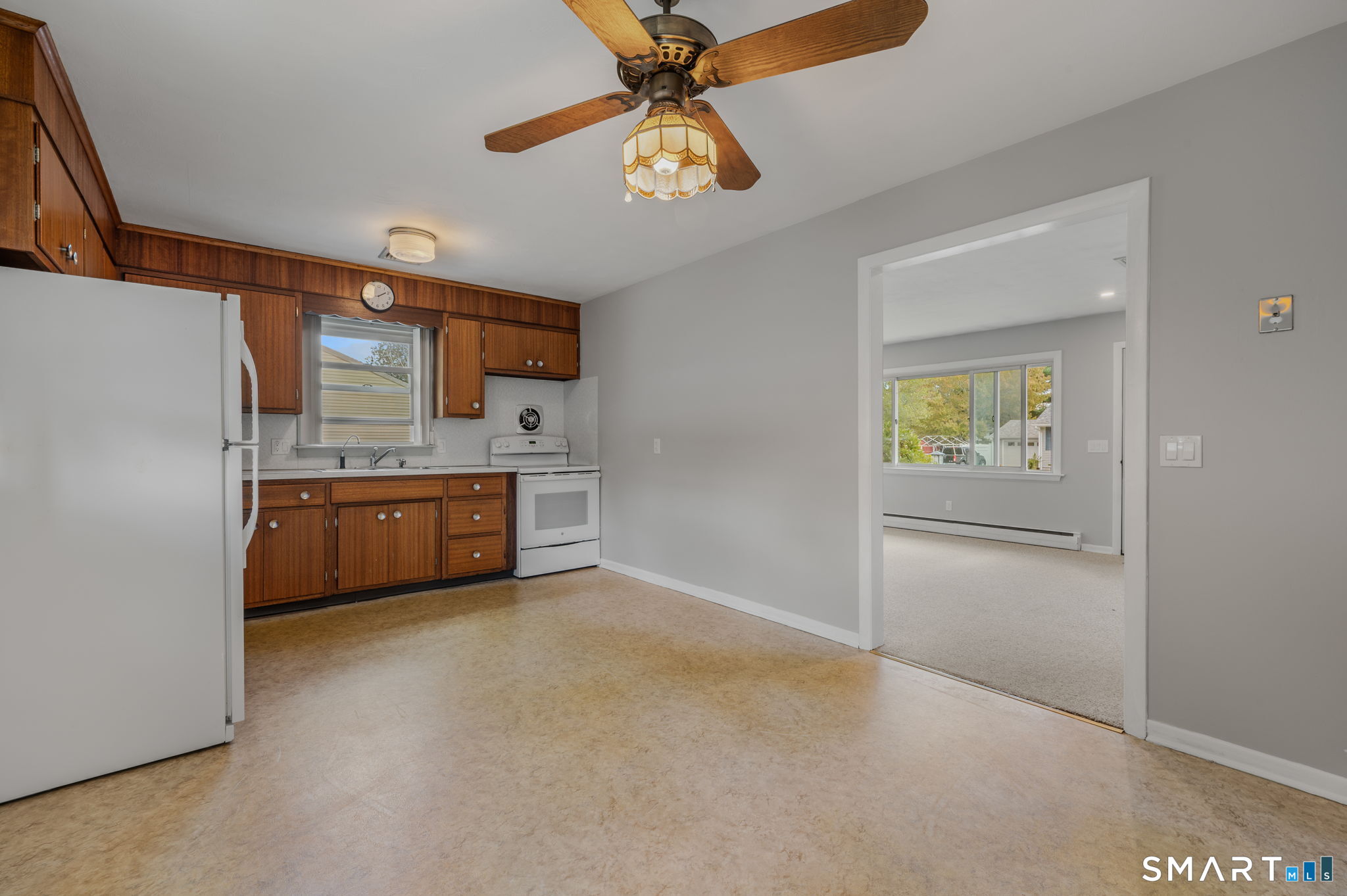 10 Lark Street Waterford CT 06385