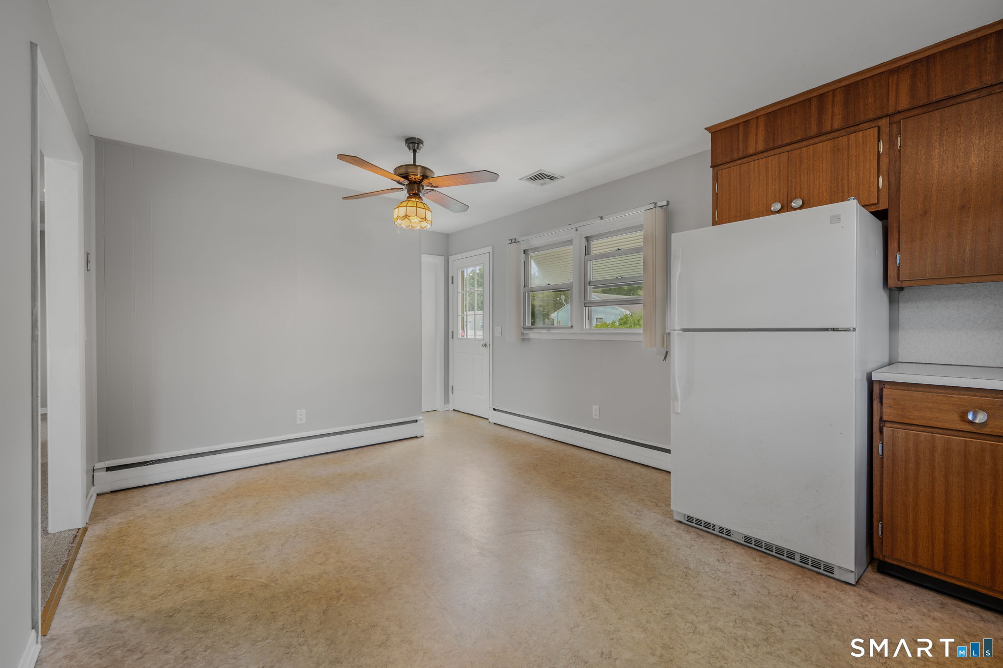 10 Lark Street Waterford CT 06385