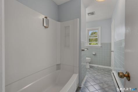 10 Lark Street Waterford CT 06385