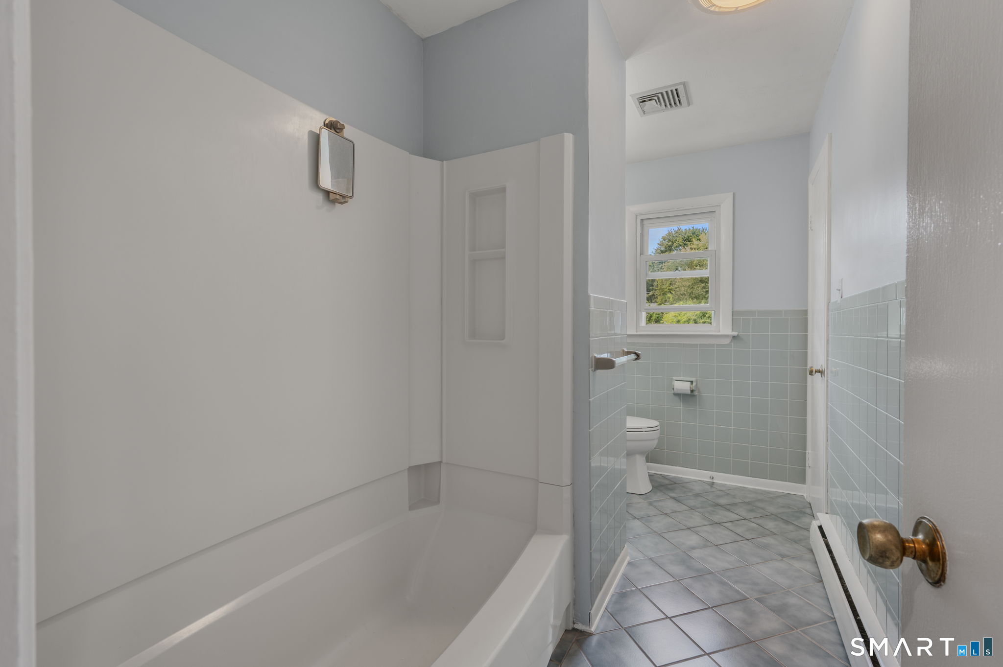10 Lark Street Waterford CT 06385