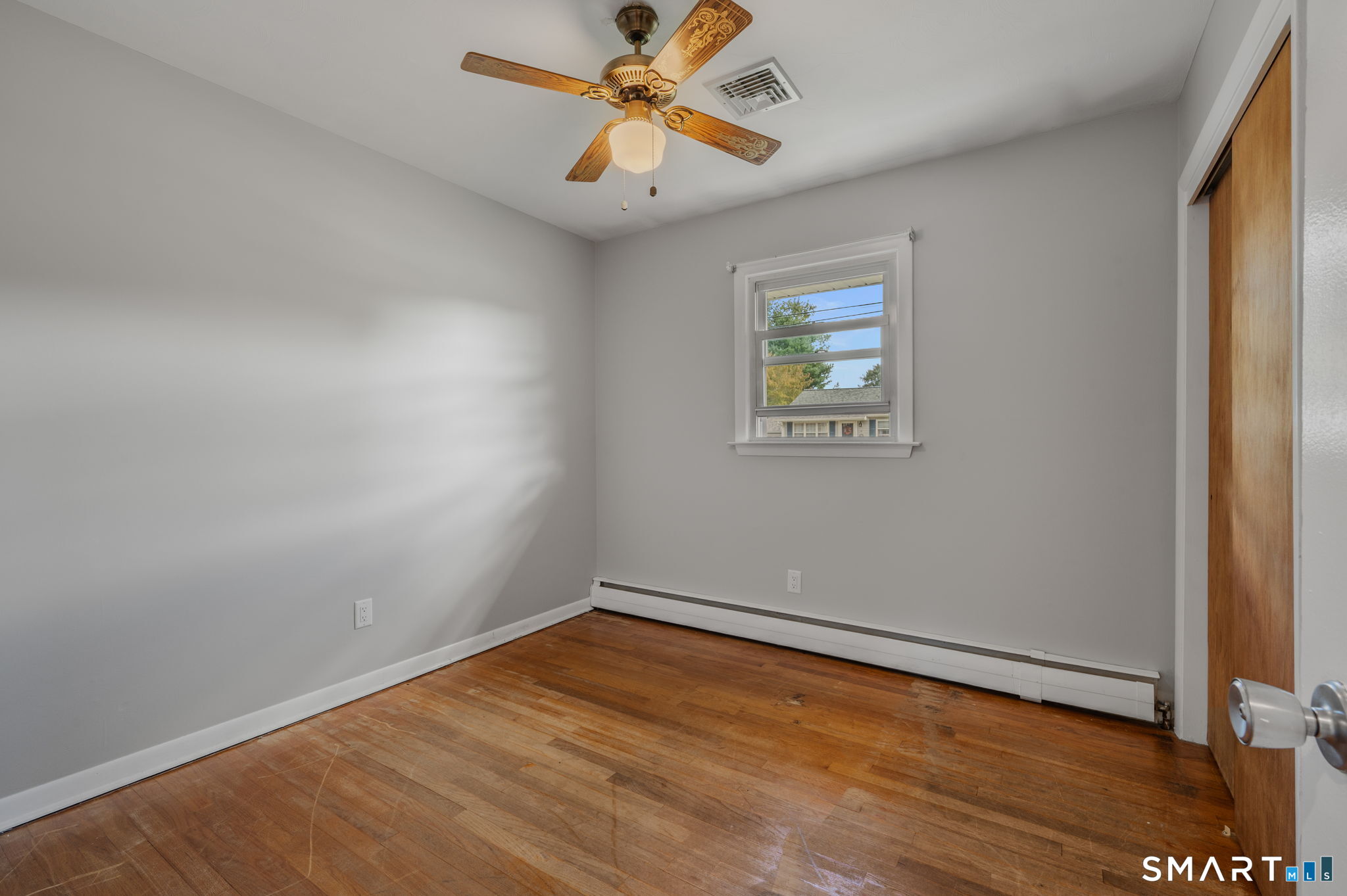 10 Lark Street Waterford CT 06385