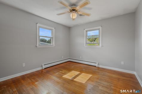 10 Lark Street Waterford CT 06385
