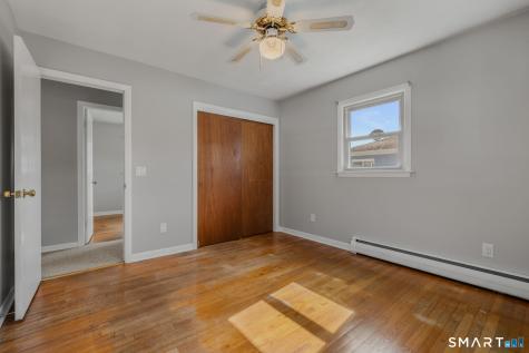 10 Lark Street Waterford CT 06385