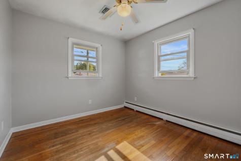 10 Lark Street Waterford CT 06385