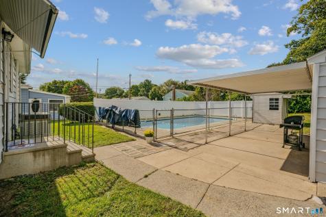 10 Lark Street Waterford CT 06385
