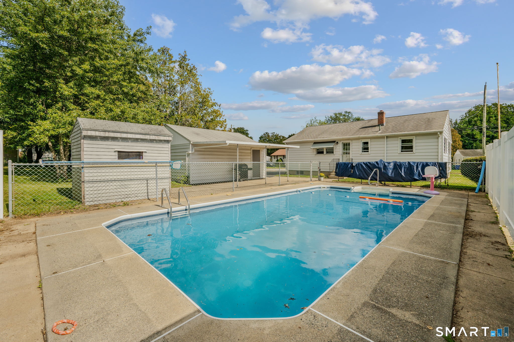 10 Lark Street Waterford CT 06385
