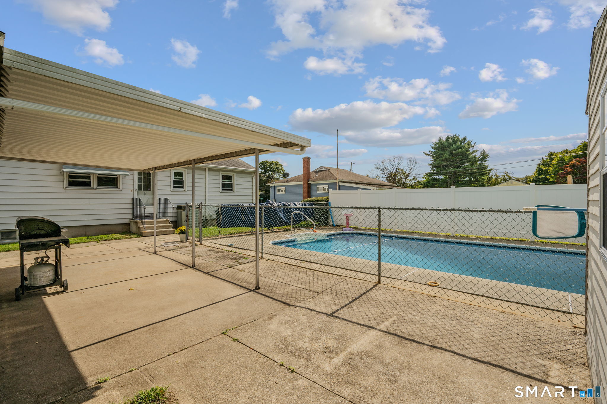 10 Lark Street Waterford CT 06385