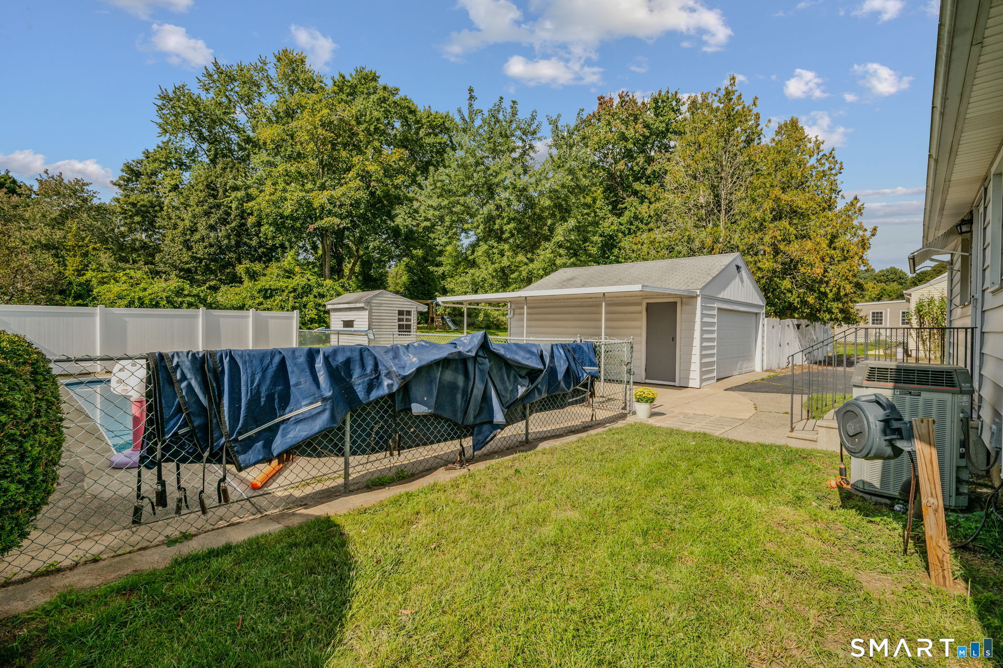 10 Lark Street Waterford CT 06385