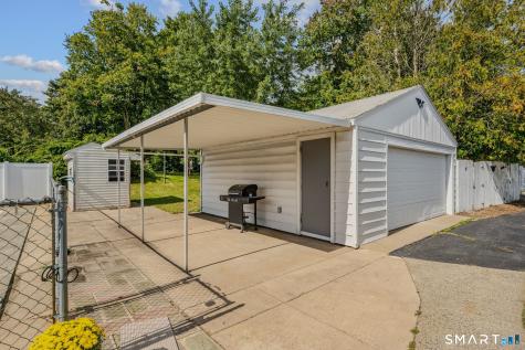 10 Lark Street Waterford CT 06385
