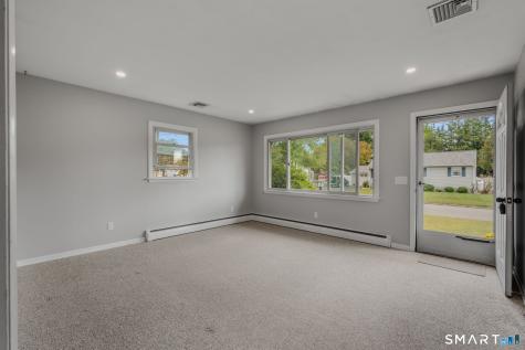 10 Lark Street Waterford CT 06385