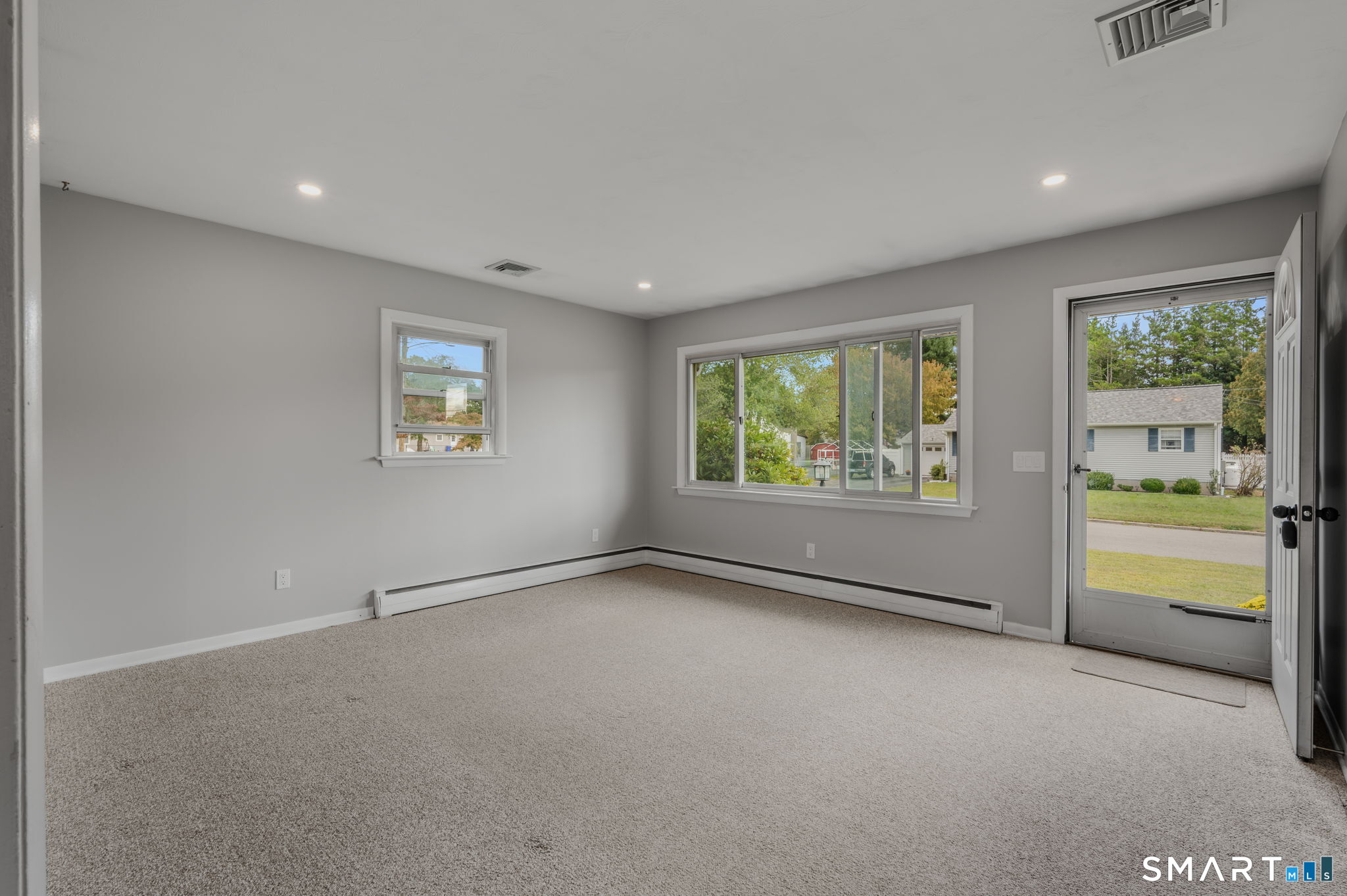 10 Lark Street Waterford CT 06385
