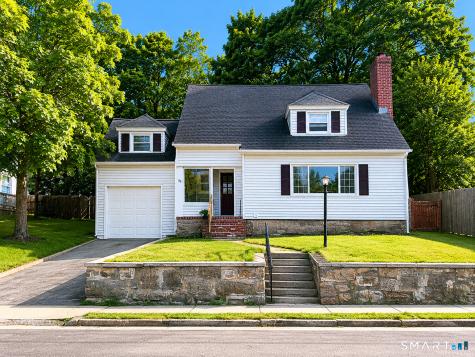 30 Crest Street New London CT 06320