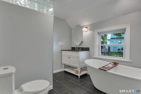 30 Crest Street New London CT 06320
