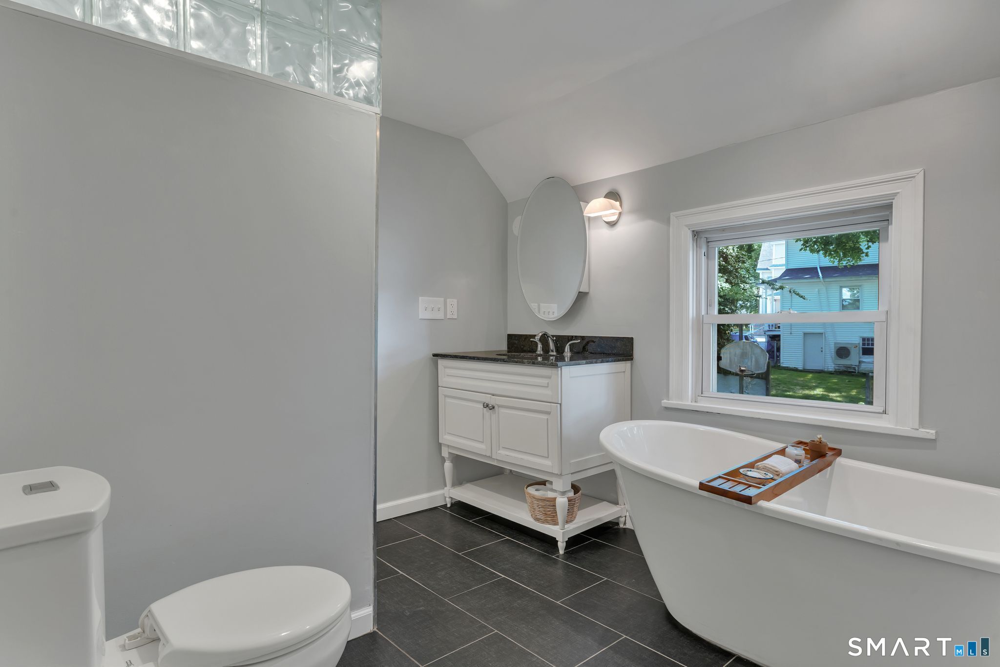 30 Crest Street New London CT 06320