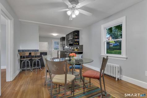 30 Crest Street New London CT 06320