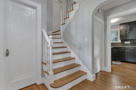 30 Crest Street New London CT 06320