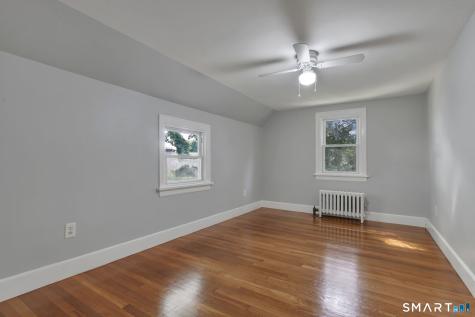 30 Crest Street New London CT 06320