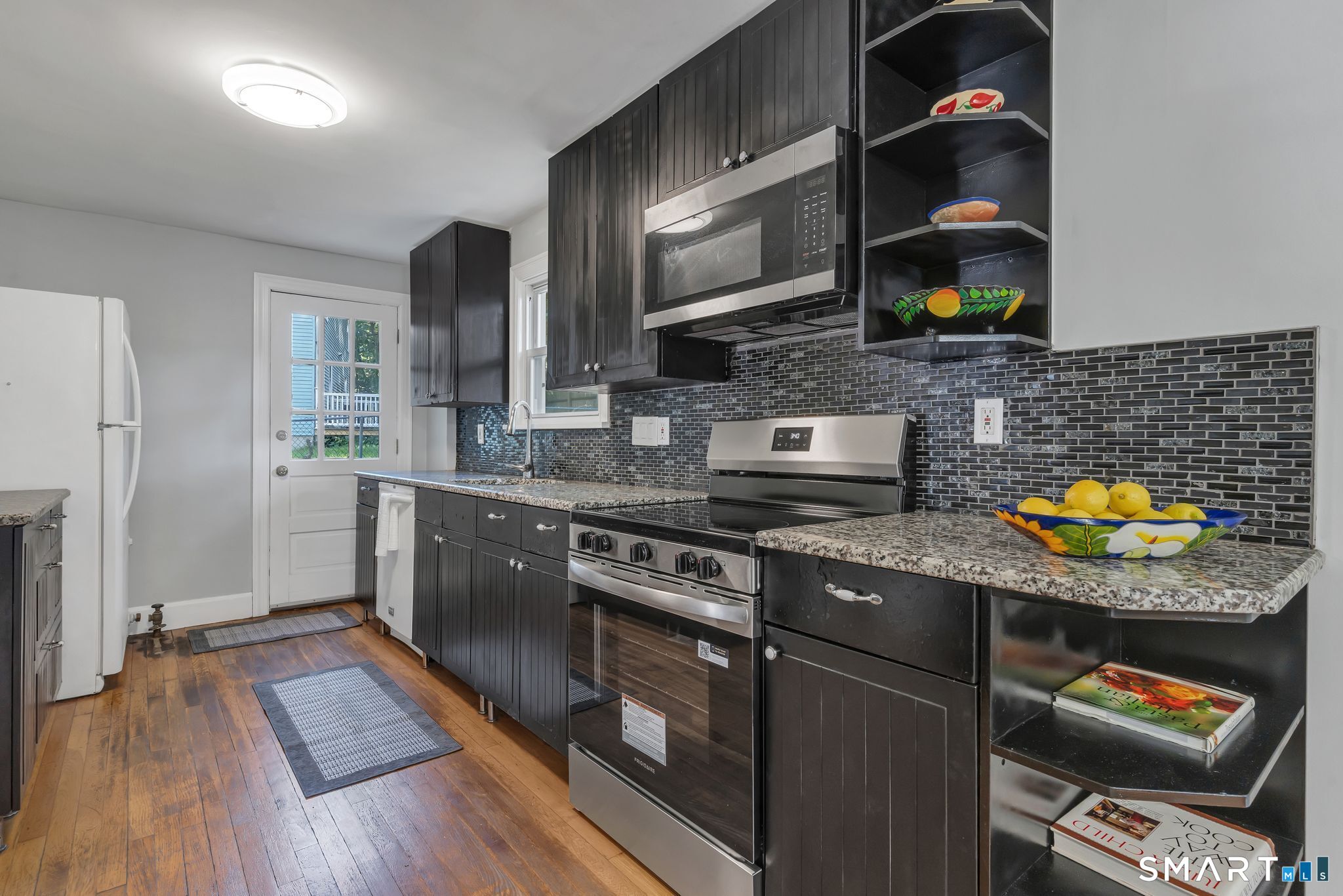 30 Crest Street New London CT 06320