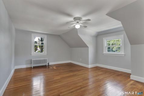 30 Crest Street New London CT 06320