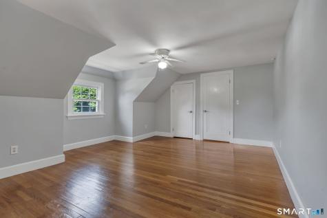 30 Crest Street New London CT 06320