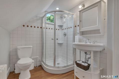 30 Crest Street New London CT 06320