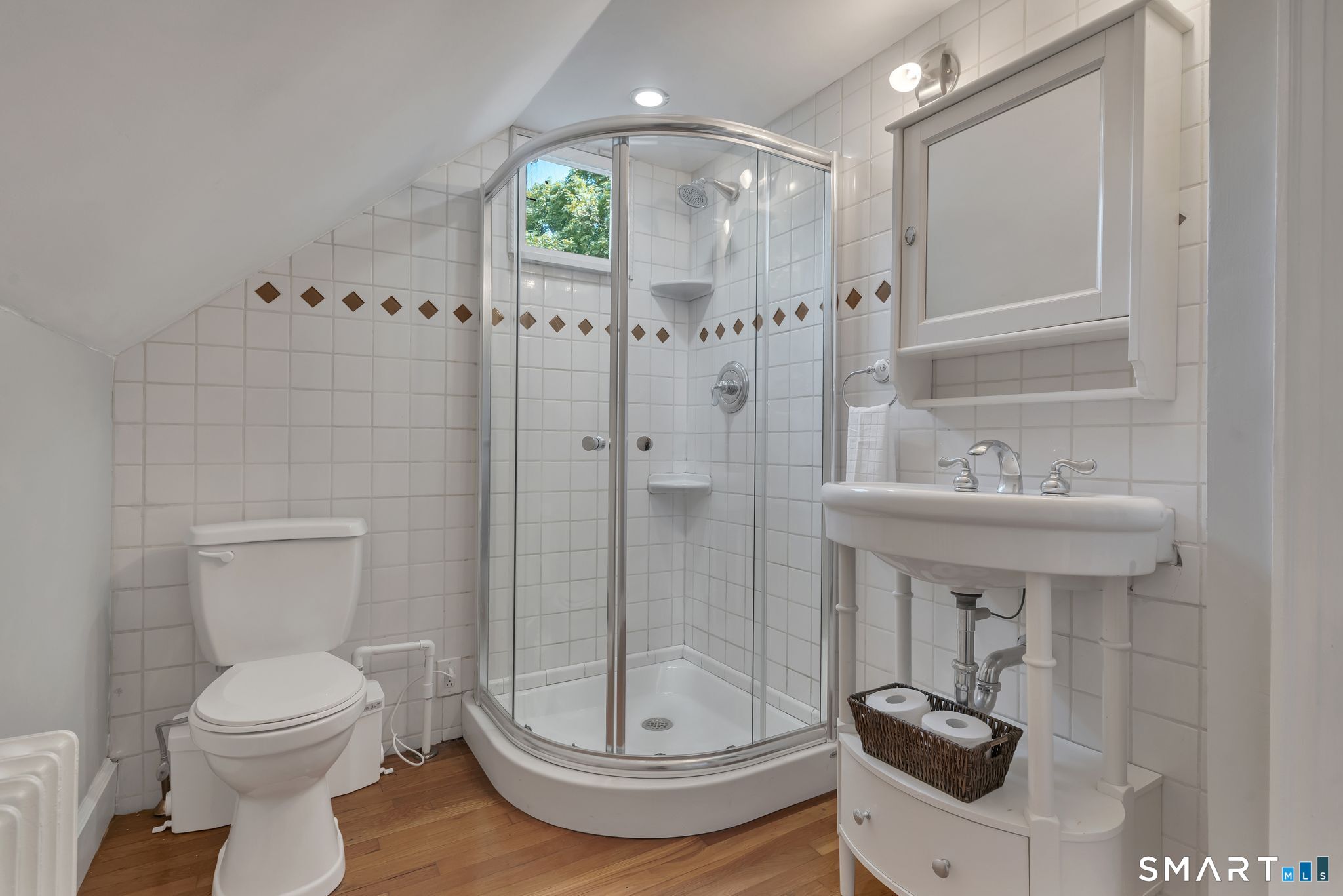 30 Crest Street New London CT 06320