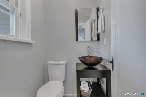 30 Crest Street New London CT 06320