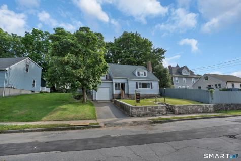 30 Crest Street New London CT 06320