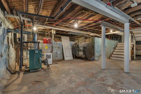 30 Crest Street New London CT 06320