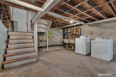 30 Crest Street New London CT 06320