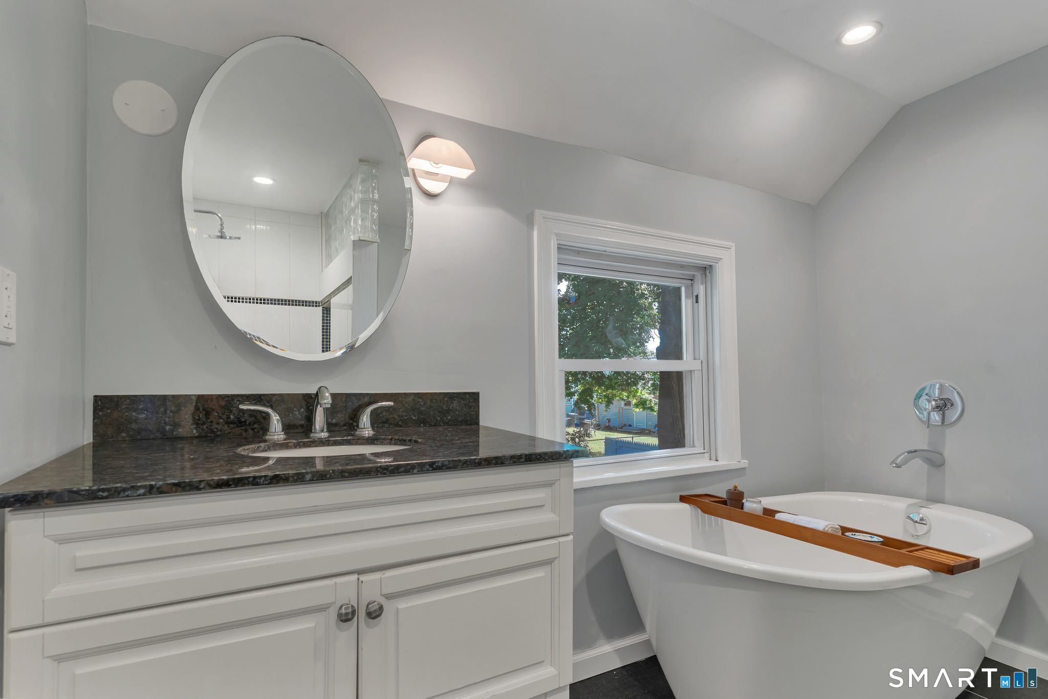 30 Crest Street New London CT 06320