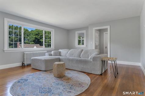 30 Crest Street New London CT 06320