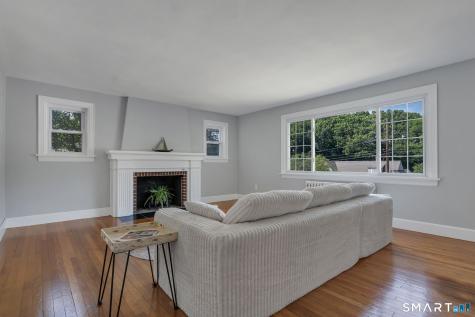 30 Crest Street New London CT 06320