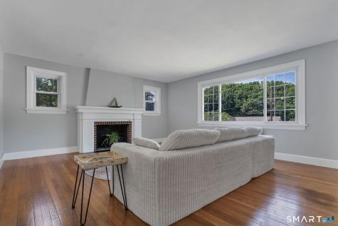 30 Crest Street New London CT 06320