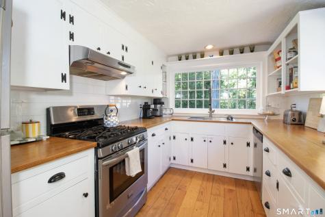 31 Old Barn Road Trumbull CT 06611