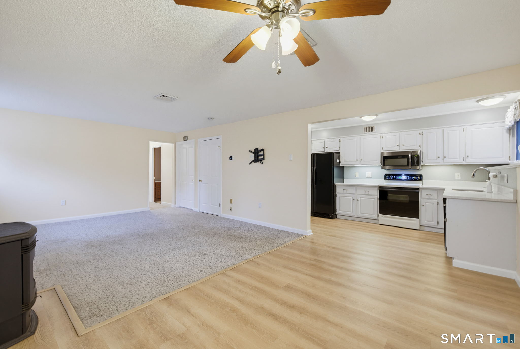 570 East South Street Suffield CT 06078