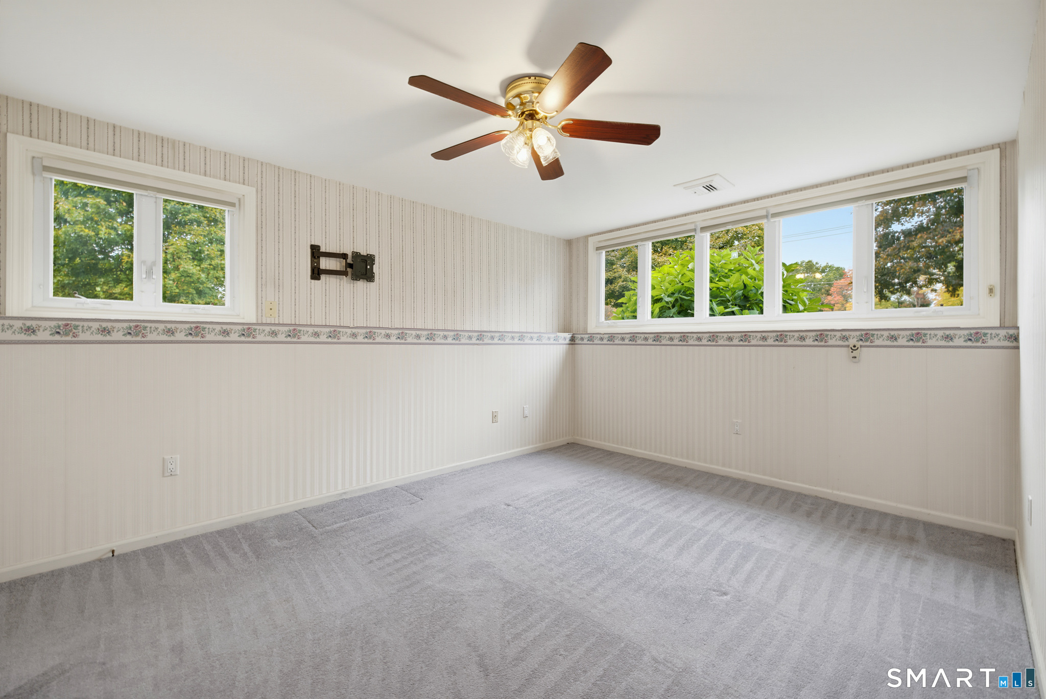 570 East South Street Suffield CT 06078