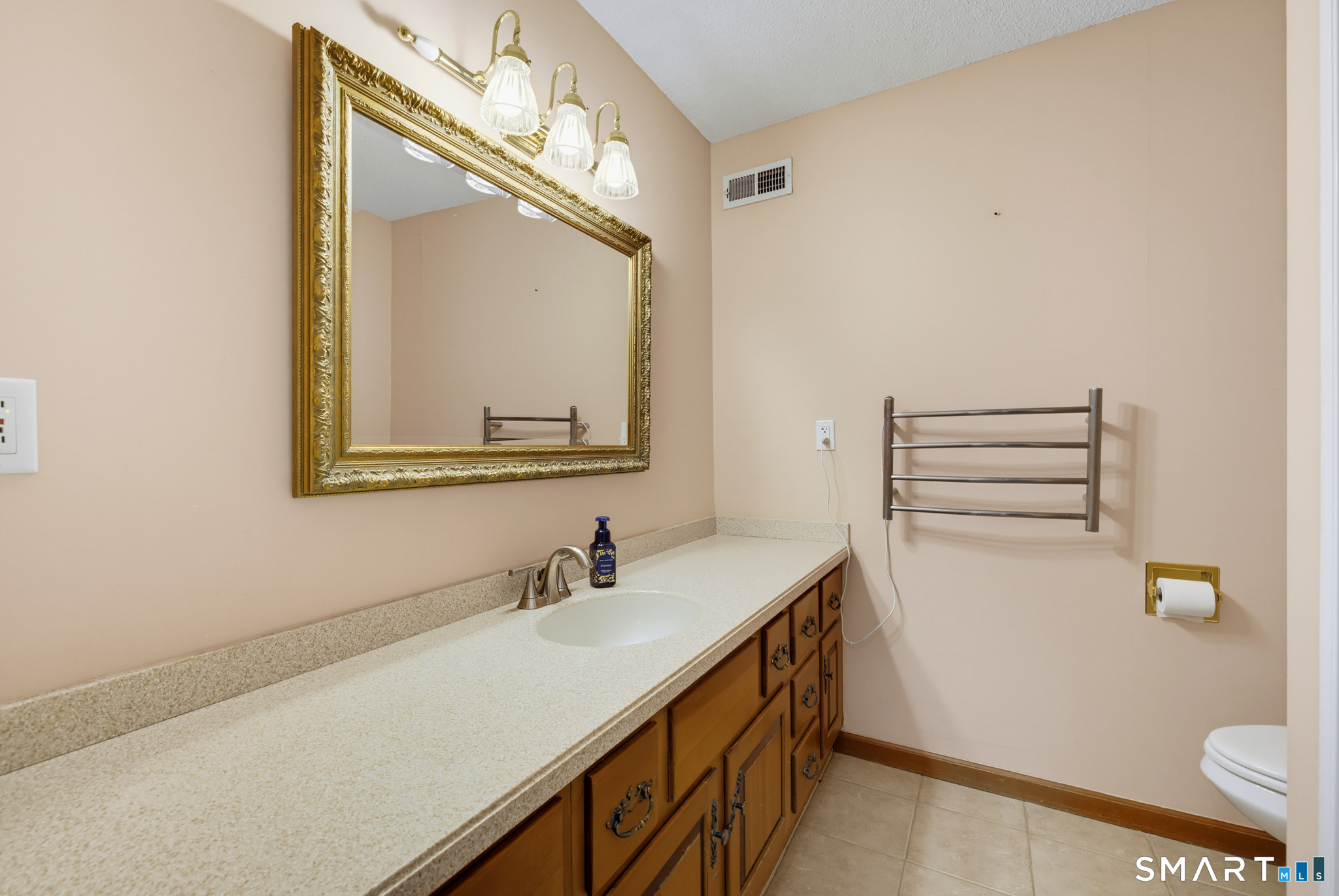 570 East South Street Suffield CT 06078