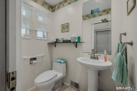 12 Billard Road New London CT 06320