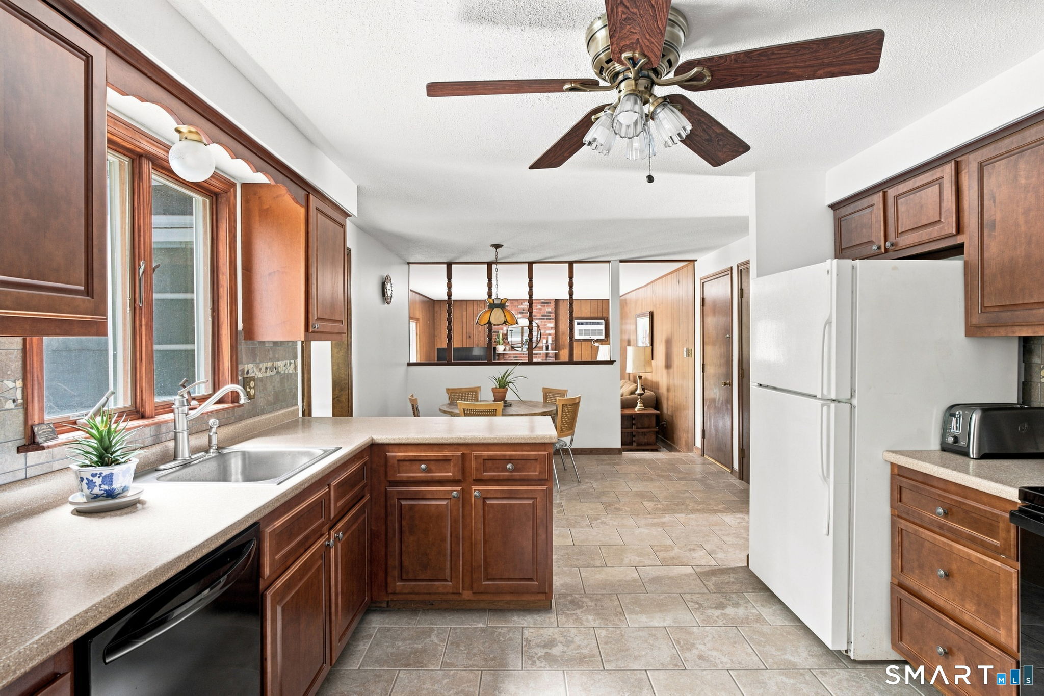 39 Berkshire Way Simsbury CT 06070