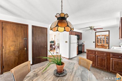 39 Berkshire Way Simsbury CT 06070