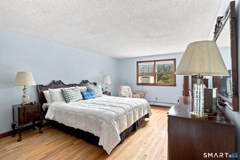 39 Berkshire Way Simsbury CT 06070