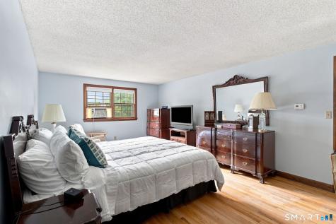 39 Berkshire Way Simsbury CT 06070