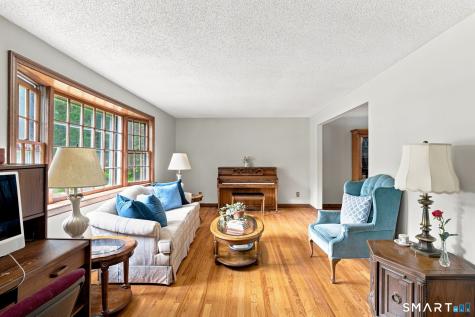 39 Berkshire Way Simsbury CT 06070