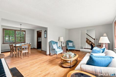 39 Berkshire Way Simsbury CT 06070