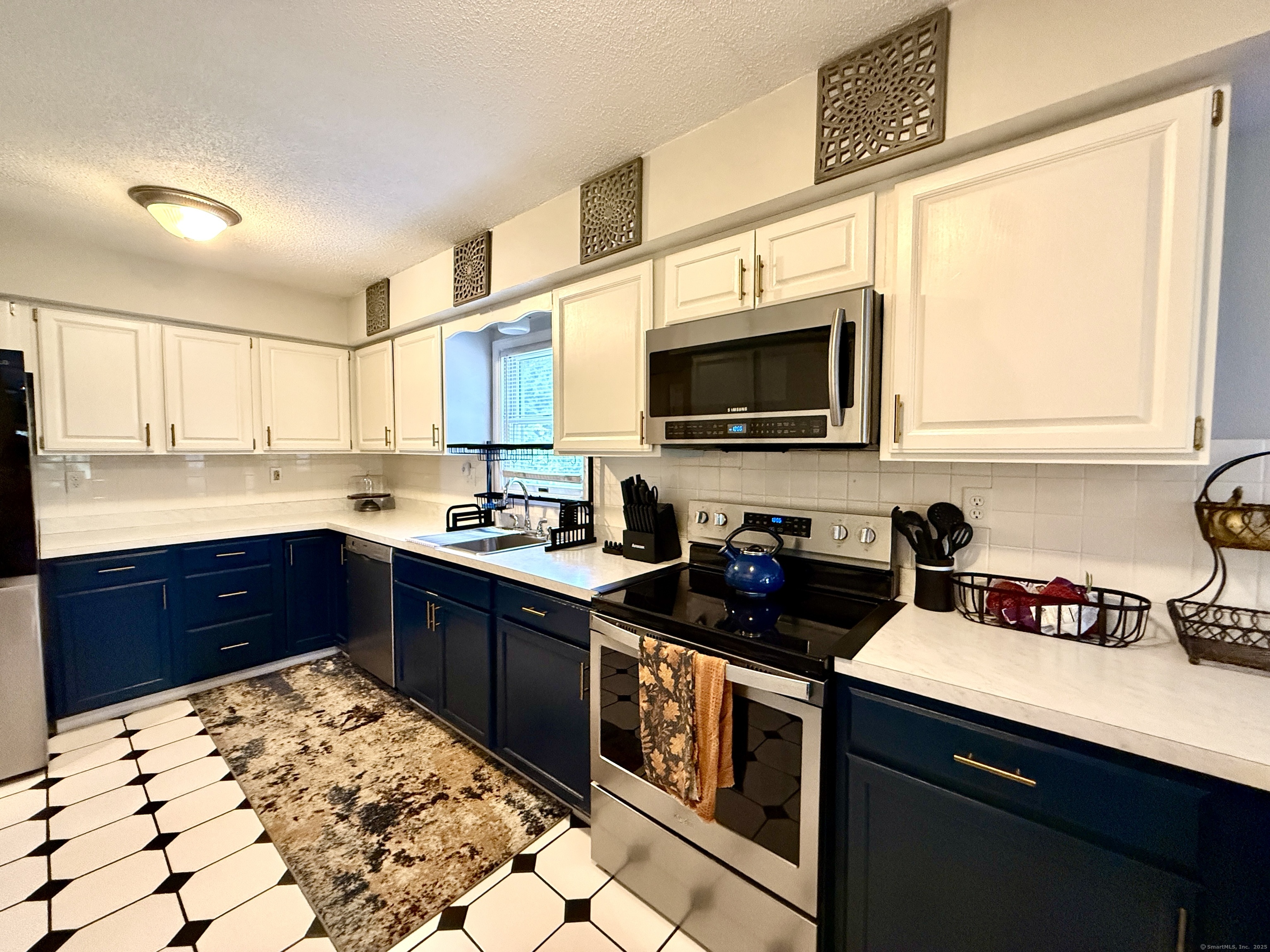 33D Laurel Point Drive Montville CT 06370