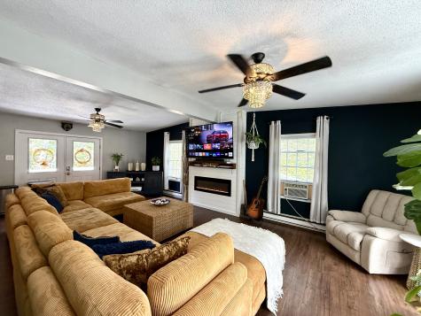 33D Laurel Point Drive Montville CT 06370