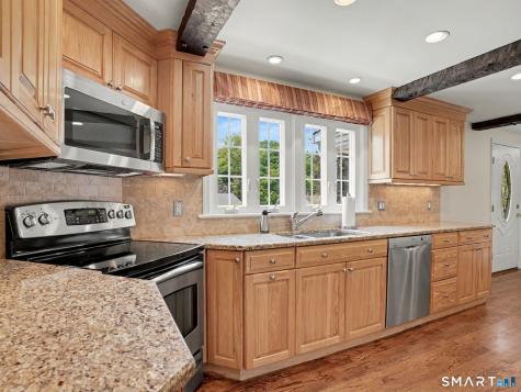 18 Wyant Road Oxford CT 06478